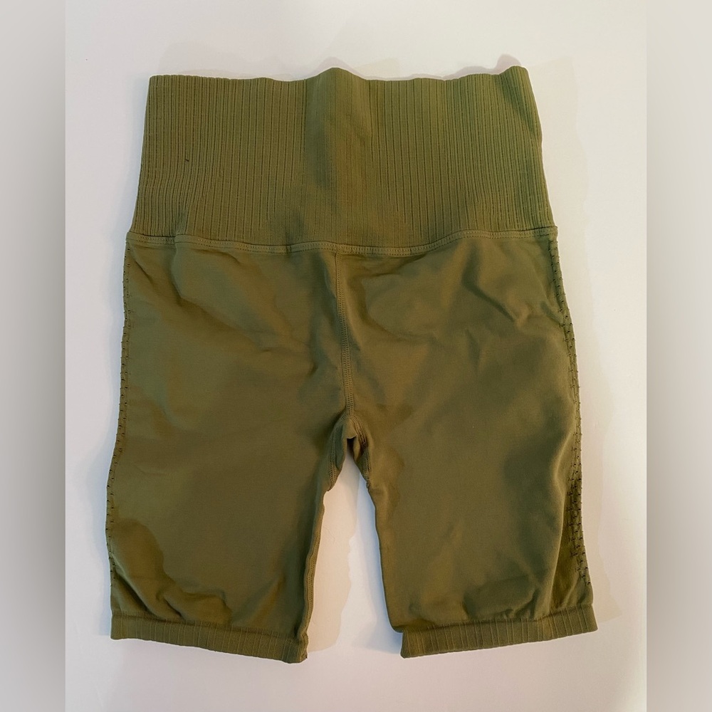 FP Movement x The Class Good Karma Bike Short M/L Army Green  NWOT - Picture 4 of 7